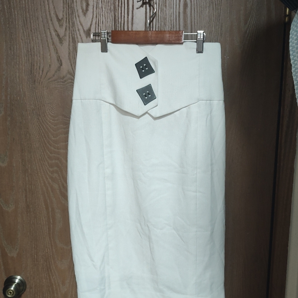 Chic White Pencil Skirt with Button Accents